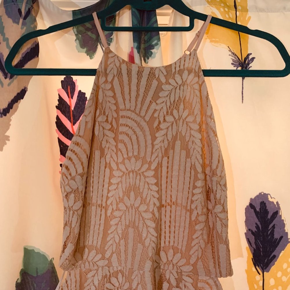 LULU'S MIDI LACE DRESS (w/ free gift!)